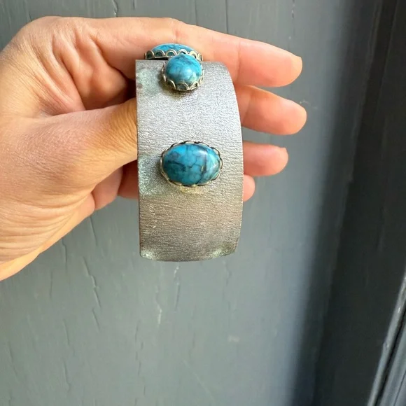 Silver Cuff Bracelet with Turquoise Stones - Picture 5 of 7